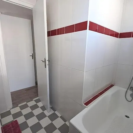 펜션 House And Garden 600m From The Ocean - 3 Bedrooms 바츠 쉬르 메르